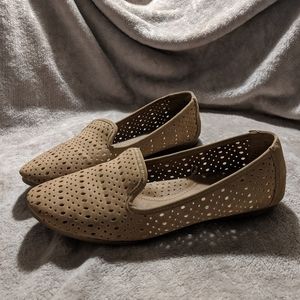 Tan flats